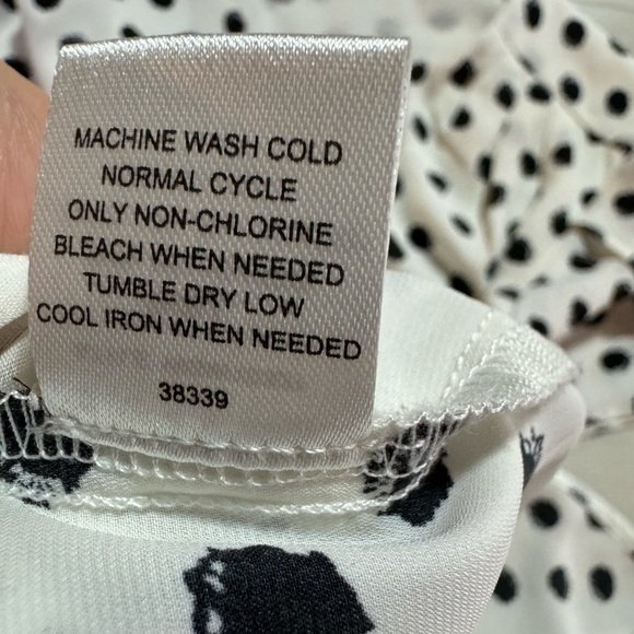41 Hawthorn Carol Tulip Detail White and Black Polka Dot Blouse, Size Medium - Picture 9 of 11